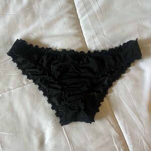 SHADE & SHORE black frilly bikini bottoms
